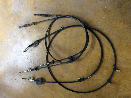 ขาย สายเกียร์ กับ สายเบรค  ใส่ isuzu ร็อคกี้  เดก้า