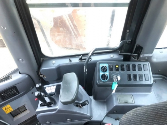 ขายรถตักล้อยาง KOMATSU WA470-5 รถนอกนำเข้าจากญี่ปุ่น สภาพสวยพร้อมใช้งาน มีVDOการทำงานครับ