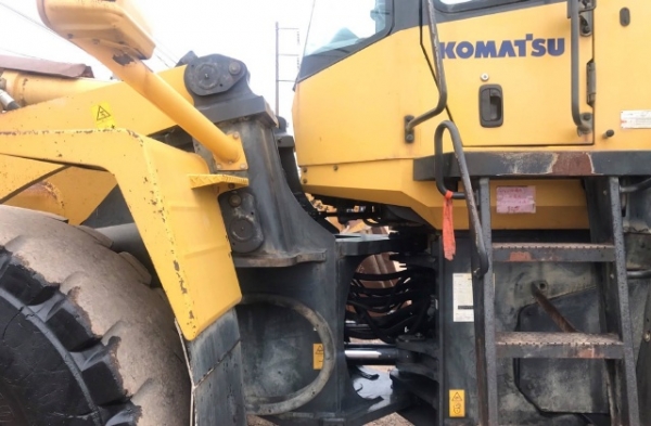 ขายรถตักล้อยาง KOMATSU WA470-5 รถนอกนำเข้าจากญี่ปุ่น สภาพสวยพร้อมใช้งาน มีVDOการทำงานครับ