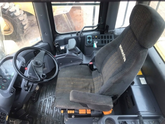 ขายรถตักล้อยาง KOMATSU WA470-5 รถนอกนำเข้าจากญี่ปุ่น สภาพสวยพร้อมใช้งาน มีVDOการทำงานครับ