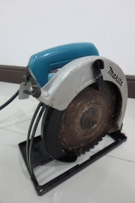 เลื่อย 7 นิ้ว Makita ของแท้ รุ่น 5806B พร้อมใบเลื่อย สภาพดี