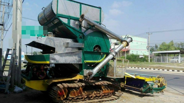 ขายรถเกี่ยวข้าว ปานเจริญรุ่นแรก เครื่องND92โบว์230แรงช่วงล่าง10 อุ้ม2.2สภาพทำงานปกติช่วงล่าง10 ขายรถเกี่ยวข้าว ปานเจริญรุ่นแรก เครื่องND92โบว์230แรงช่วงล่าง10 อุ้ม2.2สภาพทำงานปกติช่วงล่าง10