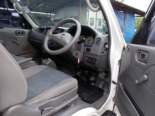 ืnissan urvan หลังคาสูง เครื่องดีเชล3.0zdi ปี2006 เบาะ3แถว รถมือแรก ตัวถังบาง