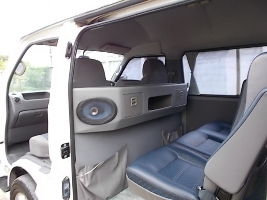 ืnissan urvan หลังคาสูง เครื่องดีเชล3.0zdi ปี2006 เบาะ3แถว รถมือแรก ตัวถังบาง