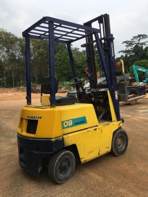 ขายด่วน โฟล์คลิฟ KOMATSU มือสอง พร้อมใช้งาน ขายด่วน โฟล์คลิฟ KOMATSU มือสอง พร้อมใช้งาน