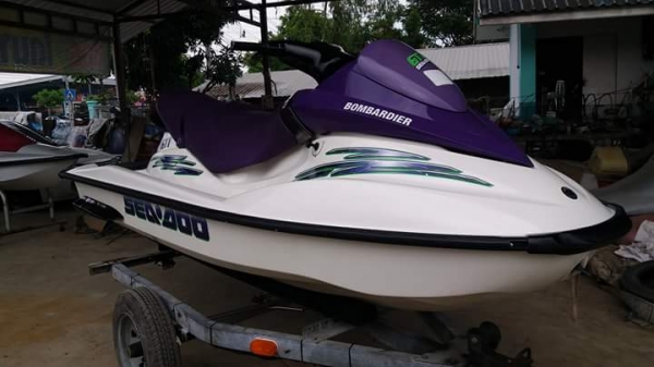 GTI720 เรือ 3 ที่นั่ง พร้อมขับ GTI720 เรือ 3 ที่นั่ง พร้อมขับ