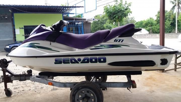 GTI720 เรือ 3 ที่นั่ง พร้อมขับ GTI720 เรือ 3 ที่นั่ง พร้อมขับ