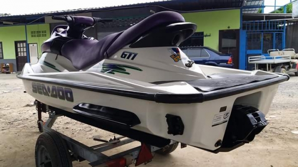 GTI720 เรือ 3 ที่นั่ง พร้อมขับ GTI720 เรือ 3 ที่นั่ง พร้อมขับ