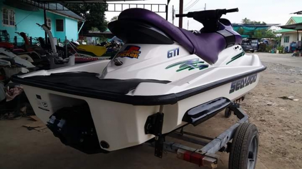 GTI720 เรือ 3 ที่นั่ง พร้อมขับ GTI720 เรือ 3 ที่นั่ง พร้อมขับ