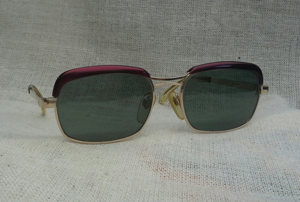 แว่นตาเทพเจ้าของชาวเยอรมัน ยุค &#039;60s โกลด์ฟิลด์ 12 K คลับมาสเตอร์ที่สวมใส่แล้วเท่ที่สุดในโลก ! ร