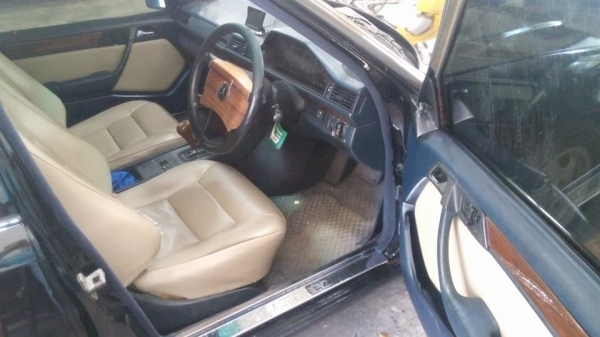 ขาย BENZ 300E ออโต้