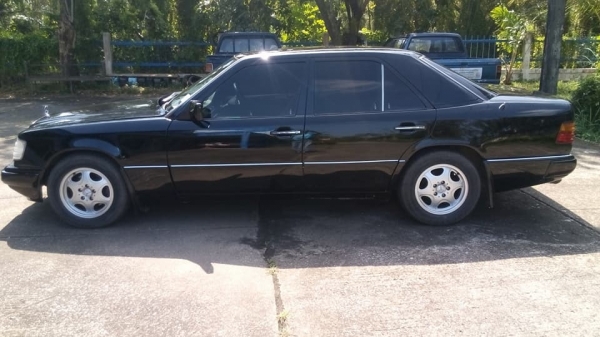 ขาย BENZ 300E ออโต้