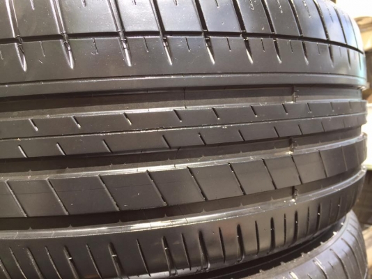 ขายยาง MICHELIN PILOT SPORT3 235-45-18 ปี15 ดอกหนาจัด สภาพสวยจัด ไม่มีปะ ไม่มีตำหนิ ชุดละ 7,500 บาท