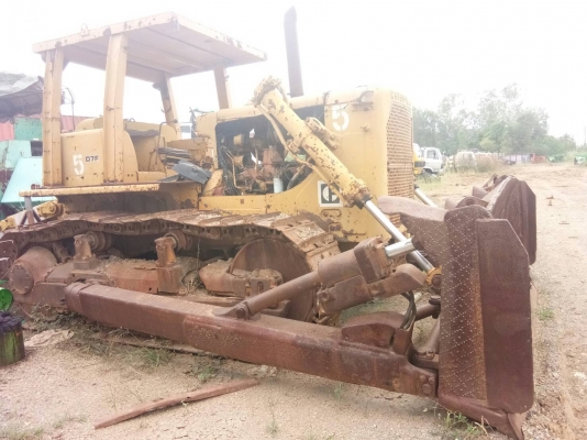 -ขออนุญาติขายรถ แทรกเตอร์ D7F เอกสารใบชื้อขายขายตามสภาพ ราคา 650000 สนใจติดต่อ 0853224877- 0988930465