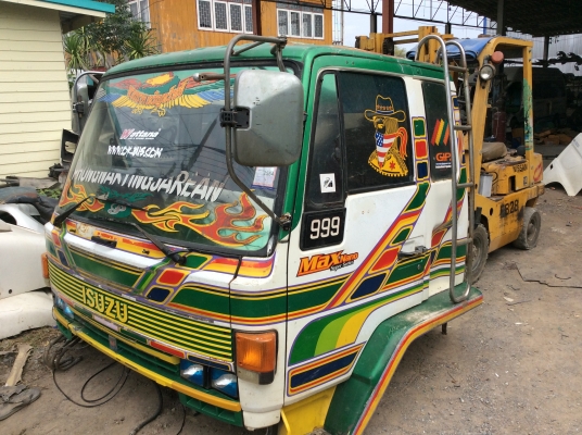 ขาย หัวสิบล้อ อีซูซุ ร็อคกี้  อุปกรณ์ครบ ไม่ผุ มีคันเกียร์ ตีนเหยียบทิฟฟี่ ขาดีดหน้า ขาค่ำหลัง พร้อมใช้