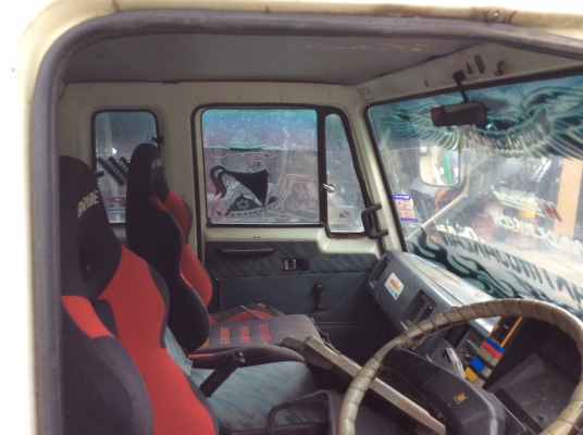 ขาย หัวสิบล้อ อีซูซุ ร็อคกี้  อุปกรณ์ครบ ไม่ผุ มีคันเกียร์ ตีนเหยียบทิฟฟี่ ขาดีดหน้า ขาค่ำหลัง พร้อมใช้