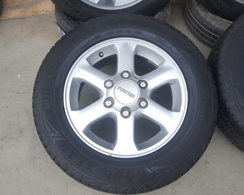 ขายล้อISUZU ขอบ 16 ยาง215/65/16 ปี 16  4 ล้อ
