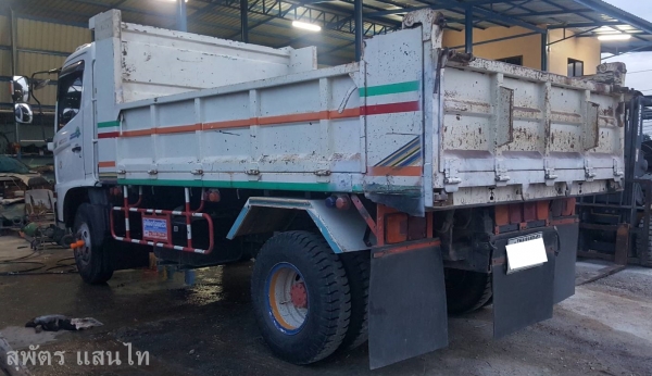 6 ล้อ HINO MAGA ดั๊ม