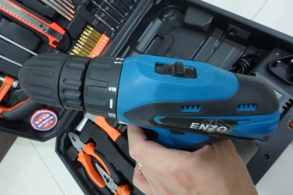 สว่านแบตไร้สาย ENZO 12 โวล์ท รุ่น ALB12F2 แบต2ก้อน ที่ชาร์ท แถมอุปกรณ์ช่างเพียบ เต็มกล่อง ของใหม่