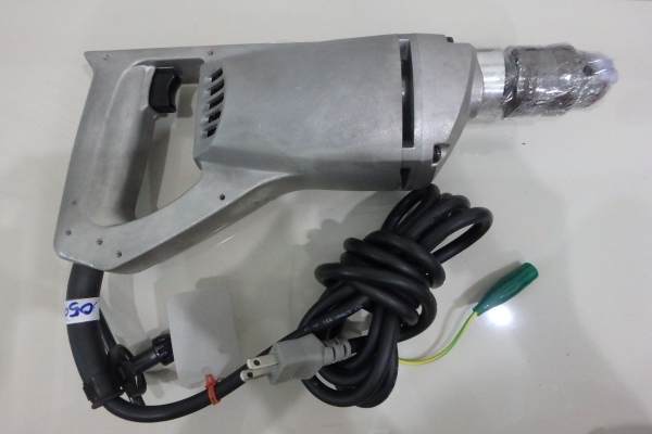 สว่านเหล็ก Makita 6301 ของแท้ 4 หุน สภาพของใหม่ มีจำปา