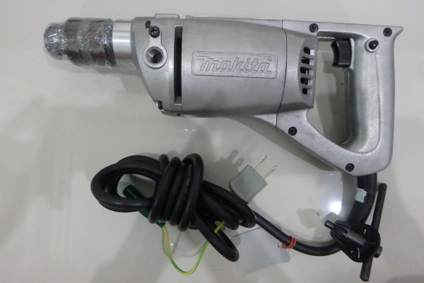 สว่านเหล็ก Makita 6301 ของแท้ 4 หุน สภาพของใหม่ มีจำปา