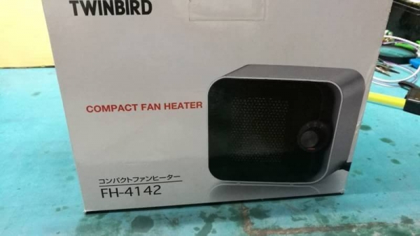 600 บ. ส่งฟรี 083-2000058 LINE ID: line832923 เครื่องทำความร้อน COMPACT FAN HEAT ยี่ห้อ TWINBRID มีส