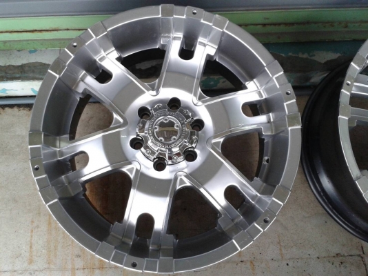 ขอบ20นิ้ว6รู ชุดนี้ ราคา 8900 บาท