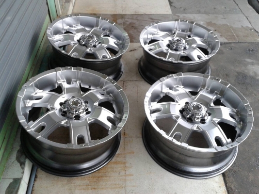 ขอบ20นิ้ว6รู ชุดนี้ ราคา 8900 บาท