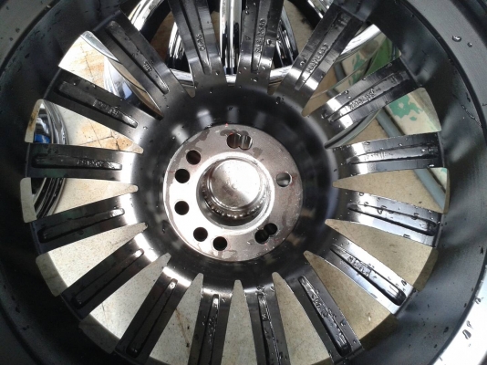 ขอบ20นิ้ว6รู นาวาร่า ชุดนี้ ราคา 8900 บาท