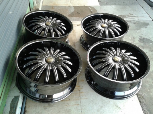 ขอบ20นิ้ว6รู นาวาร่า ชุดนี้ ราคา 8900 บาท