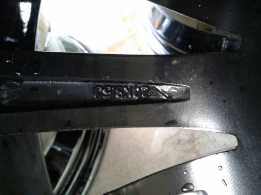 ขอบ20นิ้ว6รู นาวาร่า ชุดนี้ ราคา 8900 บาท