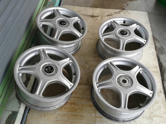 ขอบ15นิ้ว5รู100/114 ชุดนี้ ราคา 4900 บาท