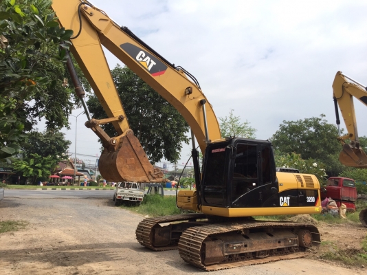 CAT 320D