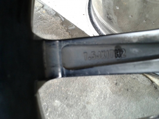 ขอบ17นิ้ว4รู100 ชุดนี้ ราคา 4900 บาท