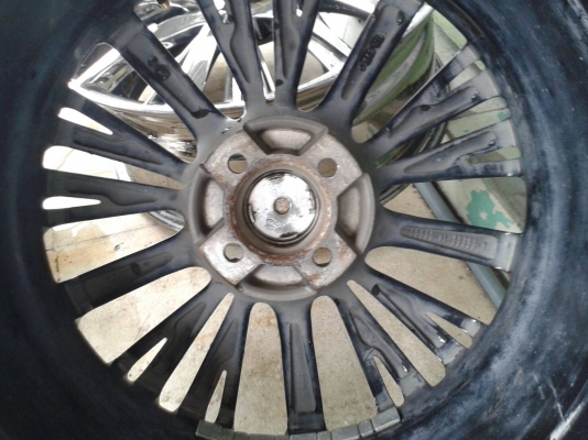 ขอบ17นิ้ว4รู100 ชุดนี้ ราคา 4900 บาท