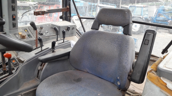 ขาย ford 8340 เพลาคาราโล่ ราคา 560000 บาท 084-5424150