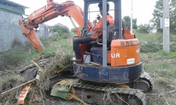 ขาย 250,000 บาท HITACHI EX30UR เก่านอก. เครื่องดี ปั้มแรง โช่หนา เอวแน่น. เอกสารชื้อขาย  รถอยู่ จ.ปทุมธานี โทร&amp;ไอดีไลน์ 0610710295