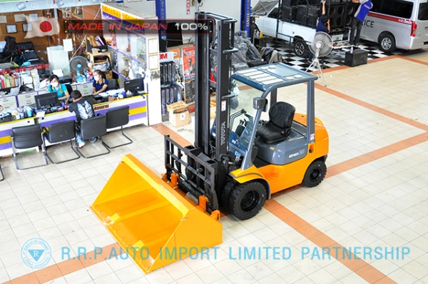 ขายรถโฟล์คลิฟท์มือสอง TOYOTA รุ่น 7FD25-16855 นำเข้าจากประเทศญี่ปุ่น 100\% ไม่เคยใช้งานในไทย