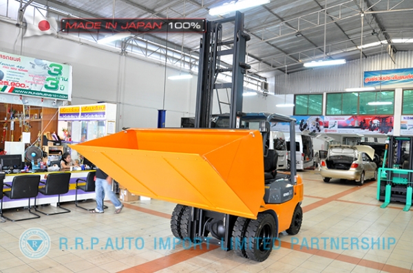 ขายรถโฟล์คลิฟท์มือสอง TOYOTA รุ่น 7FD25-16855 นำเข้าจากประเทศญี่ปุ่น 100\% ไม่เคยใช้งานในไทย