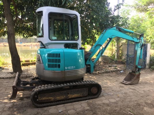 ขาย kobelco sk25sr มีเก๋ง รถเก่าญี่ปุ่นแท้100\% โทร086-1602189