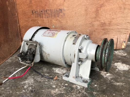 ขายมอเตอร์เกียร์ Cycro drive Sumitomo มอเตอร์ mitsubishi 0.5HP. 380V อัตราทด 1:15 สภาพสวยเดิมๆ หมุนนิ่ม พร้อมใช้งาน