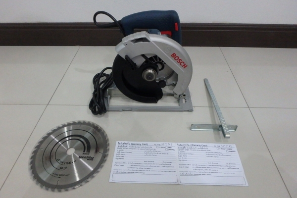 เลื่อยวงเดือน 7 นิ้ว BOSCH แท้ รุ่น GKS 7000 ของใหม่ มีใบรับประกัน ขายถูก เลื่อยวงเดือน 7 นิ้ว BOSCH แท้ รุ่น GKS 7000 ของใหม่ มีใบรับประกัน ขายถูก