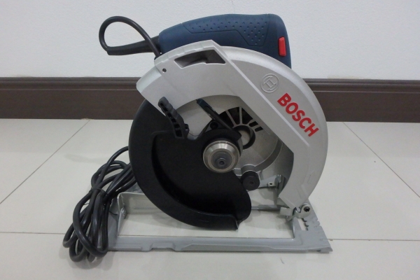 เลื่อยวงเดือน 7 นิ้ว BOSCH แท้ รุ่น GKS 7000 ของใหม่ มีใบรับประกัน ขายถูก