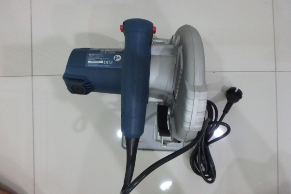 เลื่อยวงเดือน 7 นิ้ว BOSCH แท้ รุ่น GKS 7000 ของใหม่ มีใบรับประกัน ขายถูก เลื่อยวงเดือน 7 นิ้ว BOSCH แท้ รุ่น GKS 7000 ของใหม่ มีใบรับประกัน ขายถูก