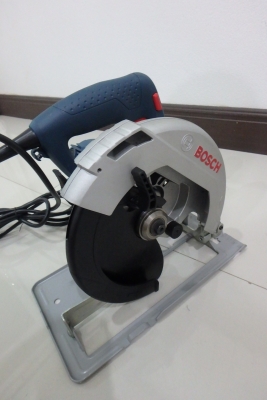 เลื่อยวงเดือน 7 นิ้ว BOSCH แท้ รุ่น GKS 7000 ของใหม่ มีใบรับประกัน ขายถูก เลื่อยวงเดือน 7 นิ้ว BOSCH แท้ รุ่น GKS 7000 ของใหม่ มีใบรับประกัน ขายถูก