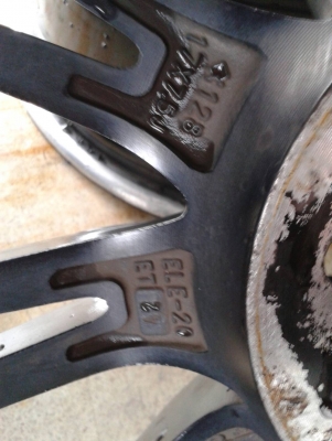 ขอบ17นิ้ว4รู100 ชุดนี้ ราคา 4900 บาท