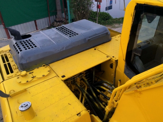 ขายรถแม็คโค KOMATSU PC200-8 สนใจติดต่อ 086-324-1992 086-775-7900