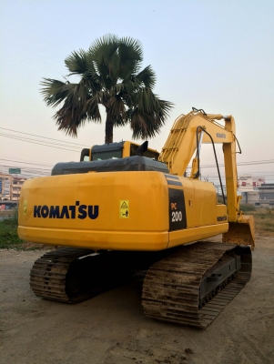 ขายรถแม็คโค KOMATSU PC200-8 สนใจติดต่อ 086-324-1992 086-775-7900