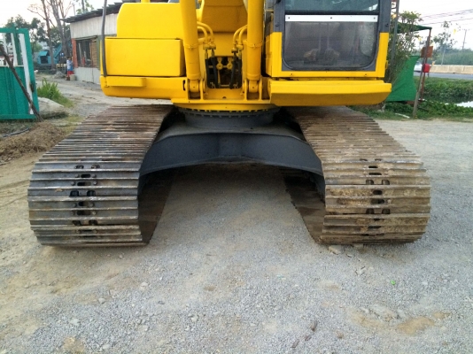 ขายรถแม็คโค KOMATSU PC200-8 สนใจติดต่อ 086-324-1992 086-775-7900