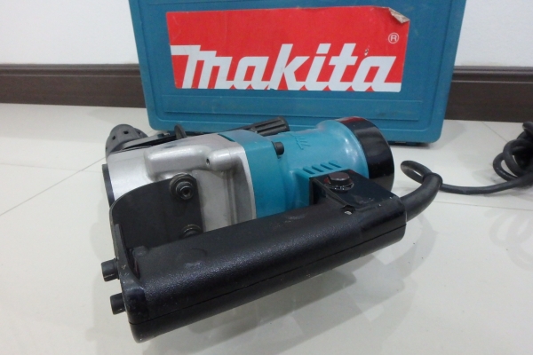 สกัดไฟฟ้า แย็ก มากีต้าร์ Makita 17 mm. HM0810TA ของแท้ ญี่ปุ่น สภาพใหม่มาก มีดอก กล่อง พร้อมใช้งาน
